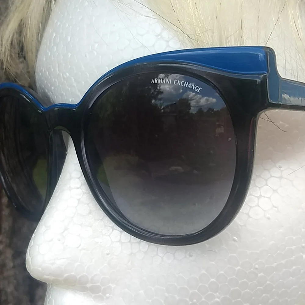 Armani Exchange sunnies NWOT +NWT case